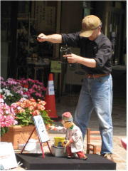 フジタニ画伯のパフォーマンス